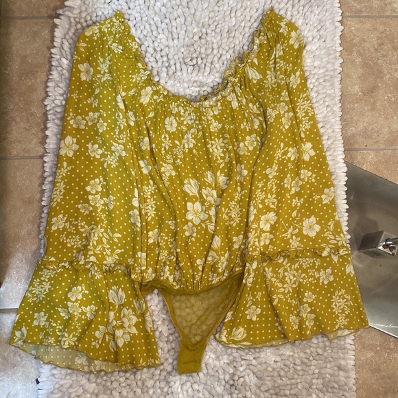 Free People Floral Mustard Hippie Top NWOT - Picture 9 of 13